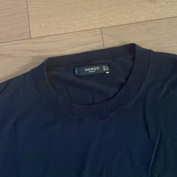 Boxy cropped sweater from Mango with pockets. - Picture 2 of 6